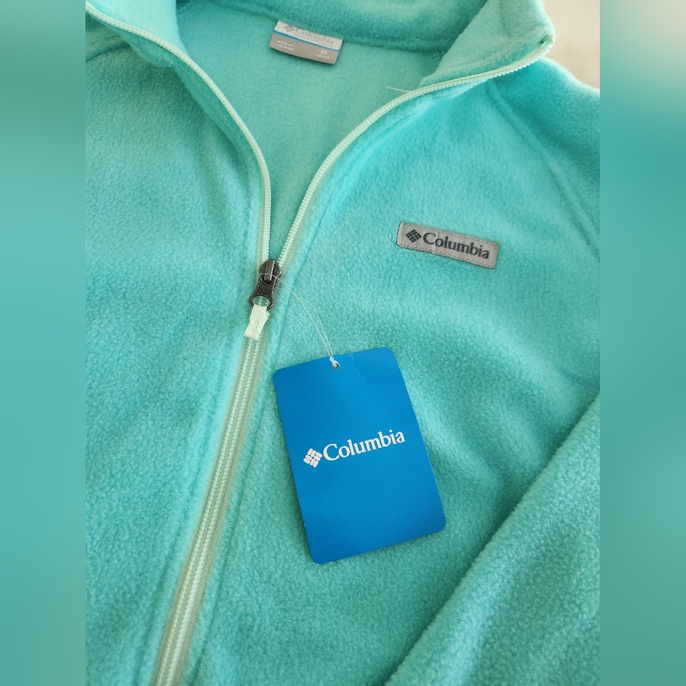 Columbia Fleece Zip Front Jacket ..New With Tags! Beautiful Turquoise Color
